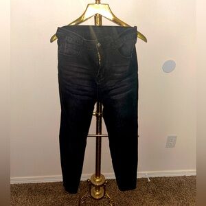 Women’s black skinny jeans
